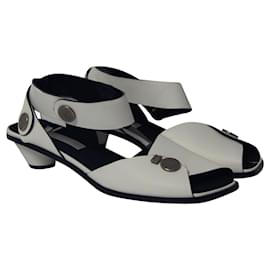 Stella Mc Cartney-Stella Mccartney Ankle Strap Button Sandals in White Leather-White