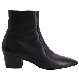 Saint Laurent Vassili Ankle Boot com zíper em couro preto Preto