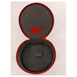 Louis Vuitton-Il portagioie essenziale di Louis Vuitton 12,5 cm in pelle Epi rossa, Rosso-Rosso