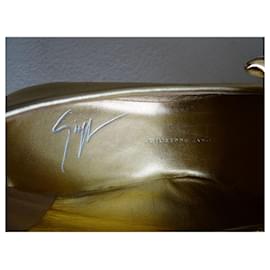 Giuseppe Zanotti-Flats-Golden