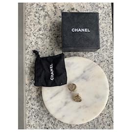 Chanel-Aretes-Dorado