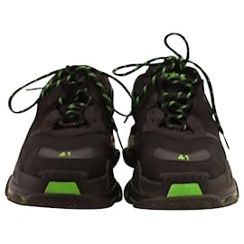 Balenciaga-Balenciaga Triple S Sneakers in Black Fluo Green Polyurethane-Black