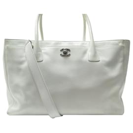 Chanel-CHANEL EXECUTIVE MM HANDBAG IN WHITE CAVIAR LEATHER BANDOULIERE HAND BAG-White