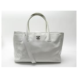 Chanel-CHANEL EXECUTIVE MM HANDBAG IN WHITE CAVIAR LEATHER BANDOULIERE HAND BAG-White