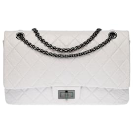 Chanel-Splendid & Majestic Chanel Handbag 2.55 Reissue 227 in white quilted leather-White
