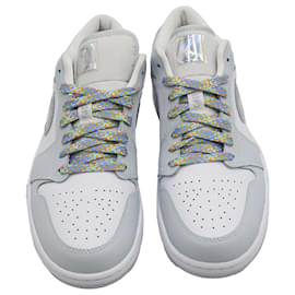 Autre Marque-Nike Air Jordan 1 Low SE "Tear Away"  Sneakers in Silver Leather-Silvery