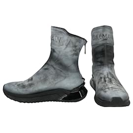 Balmain-Balmain ankle boots in black washed leather-Black