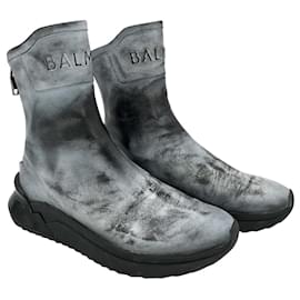 Balmain-Balmain ankle boots in black washed leather-Black