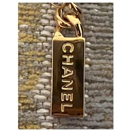 Chanel-LV21V-Dourado