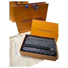 Louis Vuitton-Clutch Louis Vuitton LV Kasai em Damier Graphite Canvas-Azul marinho