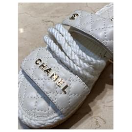 Chanel-Chanel Dad sandalias/mules en cordón blanco-Blanco