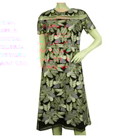 Fendi-NWT Fendi - Robe de cocktail mi-longue à manches courtes en dentelle florale bleu clair et corail 40-Noir