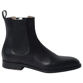 Manolo Blahnik Delsa Chelsea Boots in Black Leather Black