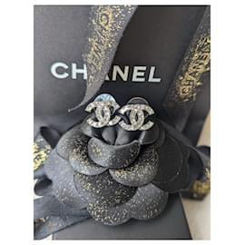 Chanel-CC 17A Logo Classic Crystal Silver Hardware Earrings box-Silvery