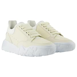 Alexander Mcqueen-Court Sneakers in Beige/White Leather-Multiple colors