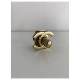 Chanel-Originale CC-Schließe ( klassische Tasche ) golden-Gold hardware