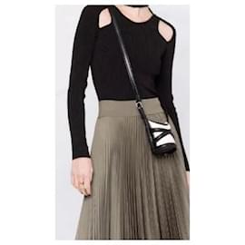 Alexander Mcqueen-curve-White