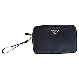 Prada-LOGO-Black