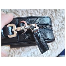 Prada-LOGO-Black