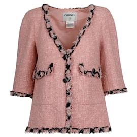 Chanel-Conjunto de minivestido y chaqueta de bouclé rosa de Chanel-Rosa