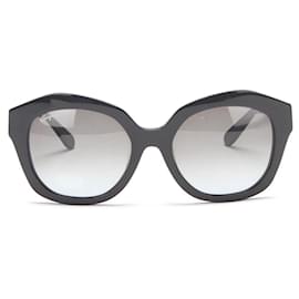 Salvatore Ferragamo-Oversized Gradient Sunglasses-Black