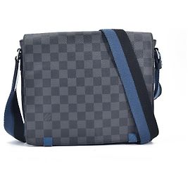 Louis Vuitton Damier Graphite District PM Nero