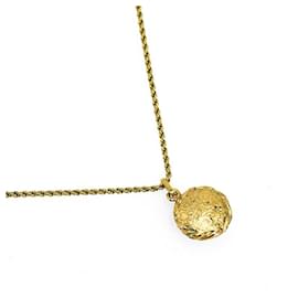 Chanel-Chanel Faux Pear Pendant Necklace Metal Necklace R00787 in Good condition-Golden