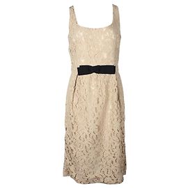 Moschino Cheap And Chic Beiges Spitzenkleid mit schwarzer Schleife Fleisch