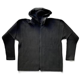 Issey Miyake-Homme Plissé Black hooded jacket-Black