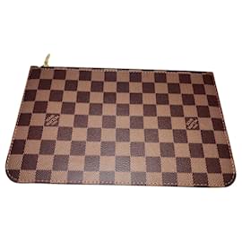 Louis Vuitton-Sacos de embreagem-Marrom
