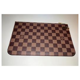 Louis Vuitton-Sacos de embreagem-Marrom