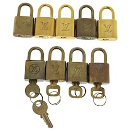 Louis Vuitton-LOUIS VUITTON Lot de 9 Cadenas Cadenas Doré LV Auth cl232-Autre