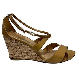 Sandales compensées Dior vernis Beige