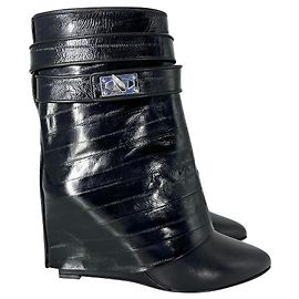 Botte Givenchy Shark Lock en cuir d'anguille noire Noir