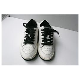 Chanel-CHANEL White leather trainers sneakers T37 IT GOOD CONDITION-White