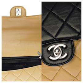 Chanel-Ravissant Sac Chanel Timeless Medium série limitée single flap bag en cuir d'agneau matelassé bicolore noir & beige-Noir