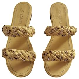 Chanel-Sandalias-Amarillo