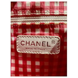 Chanel-Cabas accordéon Chanel vynil lipstick rose.-Fuschia