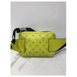 Louis Vuitton-Poche-Jaune
