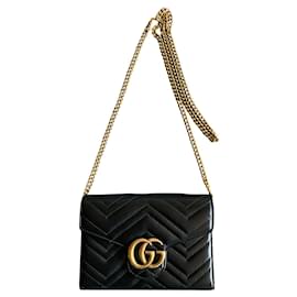 Gucci-Bolsa pequena GG Marmont com corrente-Preto