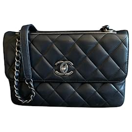 Chanel-Trendige CC-Überschlagtasche-Schwarz