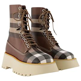 Second hand Burberry Ankle boots - Joli Closet