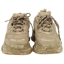 Balenciaga-Balenciaga Faded Triple S Sneakers in Light Beige Polyurethane_test-Beige