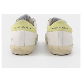 Golden Goose Deluxe Brand-Sneakers Super Star in Pelle Bianca-Bianco