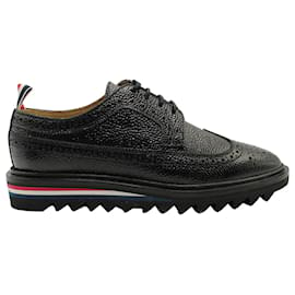 Thom Browne-Zapatos brogue clásicos con suela roscada Longwing de Thom Browne en piel granulada negra-Negro