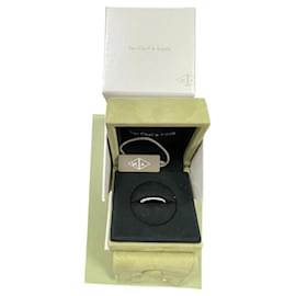 Van Cleef & Arpels Perlée ring with gold beads, Small model Silvery