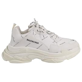 Balenciaga-Balenciaga Triple S All Over Logo Sneakers in White Polyurethane-White