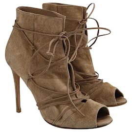 Gianvito Rossi-Botines con cordones y punta abierta en ante beige de Gianvito Rossi-Beige