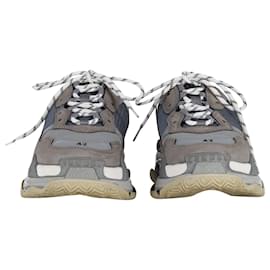 Balenciaga-Balenciaga Triple S Sneakers in Grey Polyester-Grey