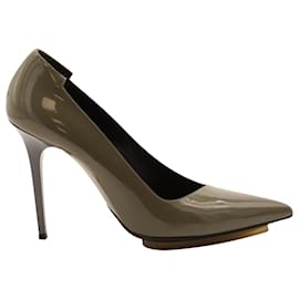 Balenciaga-Sapatos bico fino Balenciaga em couro envernizado cinza-Cinza